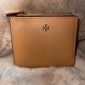 NWOT tan Tory Burch wallet!